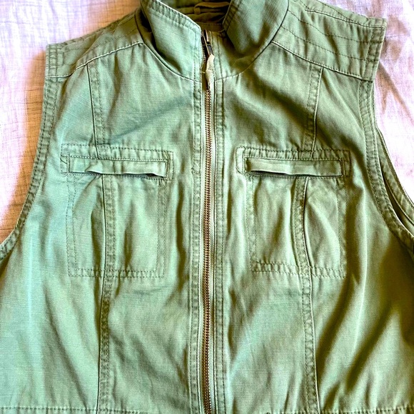 Olive Green Utility Vest - Picture 3 of 12